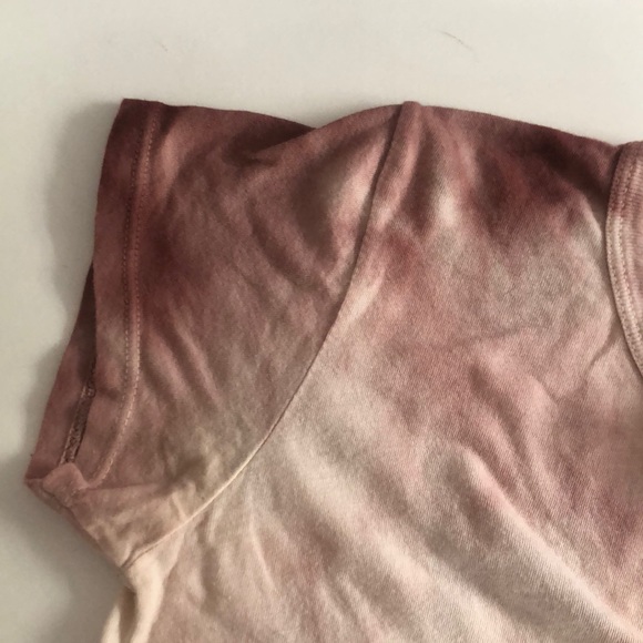 Brandy Melville Tee - Picture 3 of 5